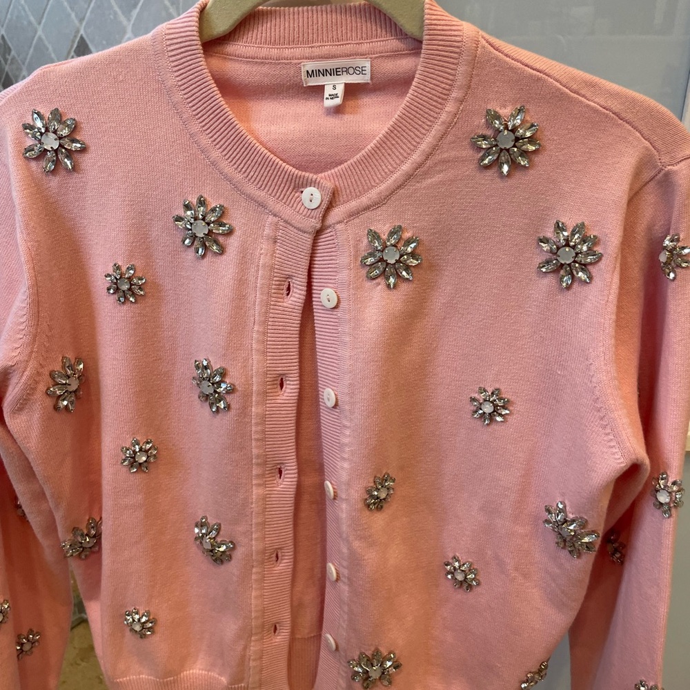 Minimizerose pink sweater size small